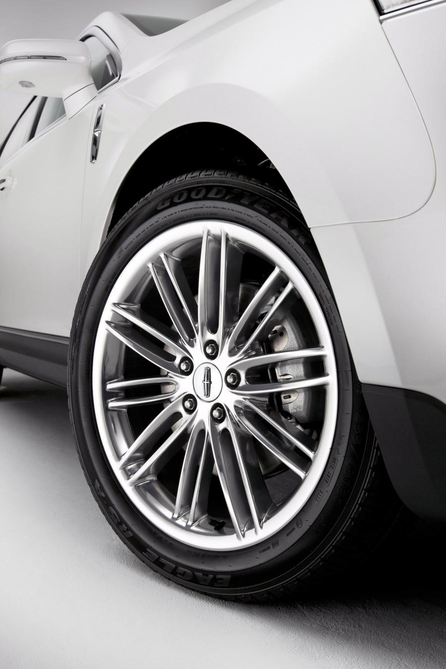  Lincoln MKT 2013 года  (фото 22 из 37)
